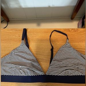 Old navy 2xl adjustable straps no padding /no wire